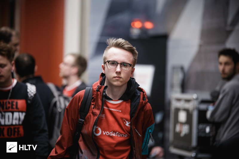 Pulsar与TenZ合作宣布新款游戏鼠标