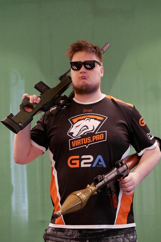 英雄联盟LPL职业选手小乐言深夜发微博，引起粉丝热议