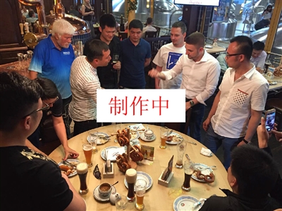 被迫后场起